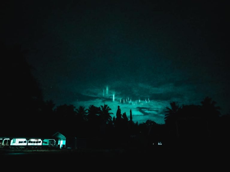 Aurora-like Lights