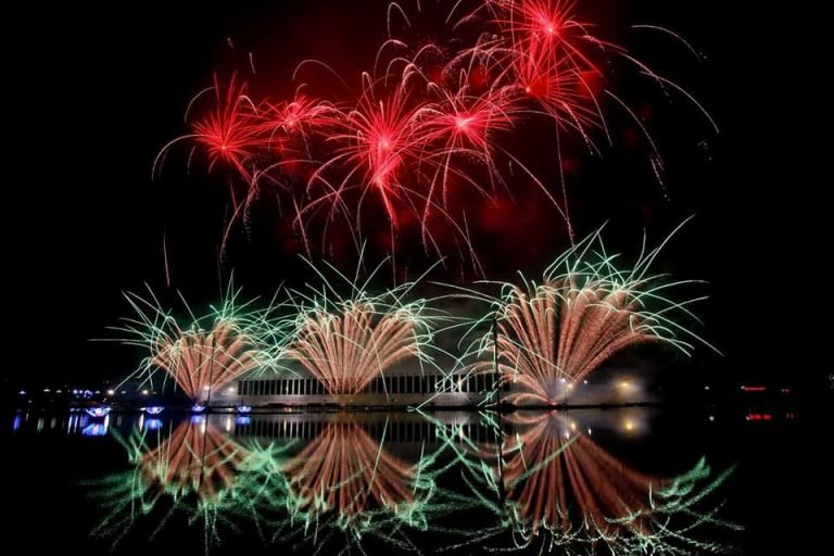 Epic pyrotechnic battle in Moosomin