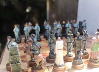 Lan Magboo Chess pieces