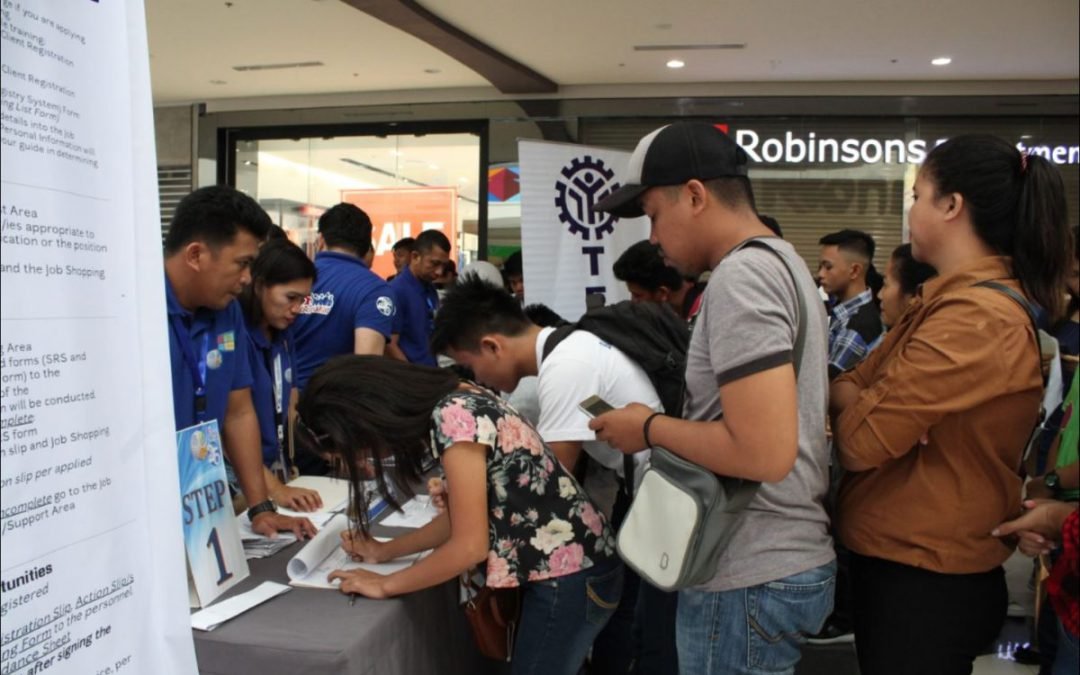 World Cafe of Opportunities job fest hires over 100 vocational technology graduates