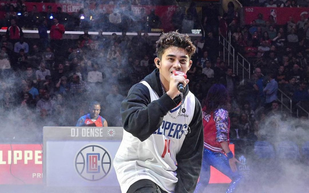 Iñigo Pascual performs at Los Angeles Clippers NBA game in iconic Staples Center