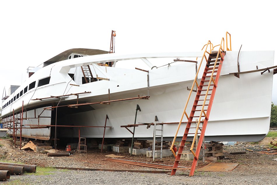 Ocean Powered Hybrid Trimaran