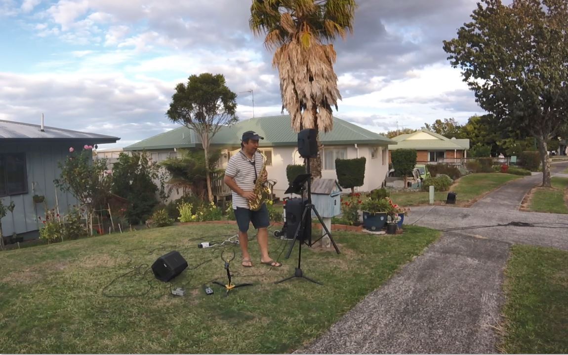 Gerry de Leon saxophone healing music