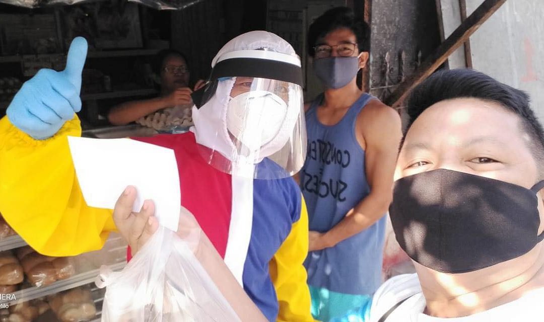 Cavite’s Dr. Jun Samar lessens COVID-19 infection cases by supplying food to families