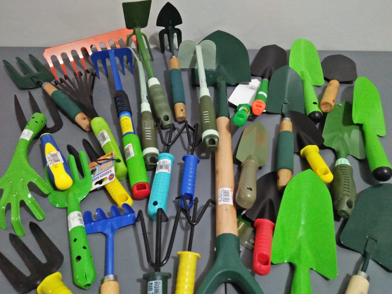 Lead-Free Gardening Tools