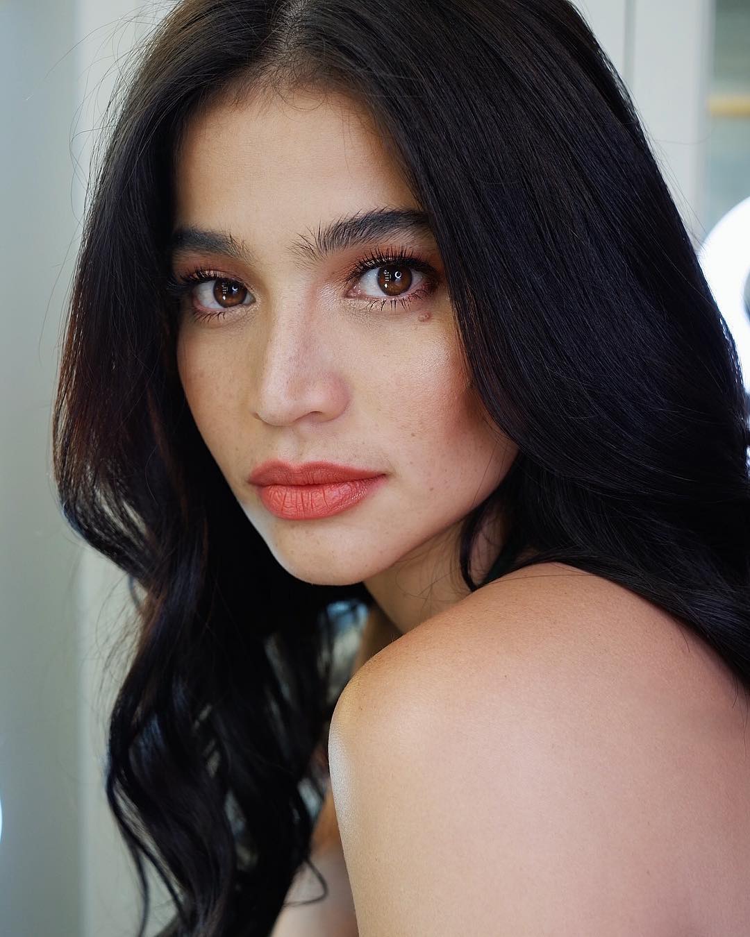 Anne Curtis is most followed Filipino, 1st to reach 14M Twitter