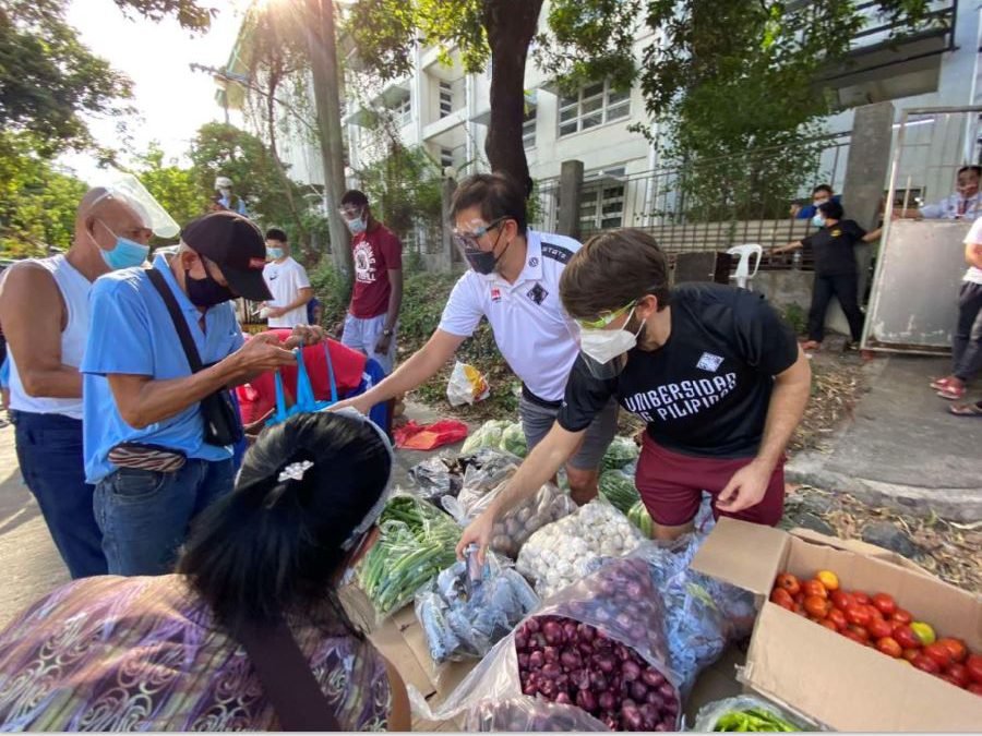 Newest Fighting Maroons help man community pantry in UP Diliman